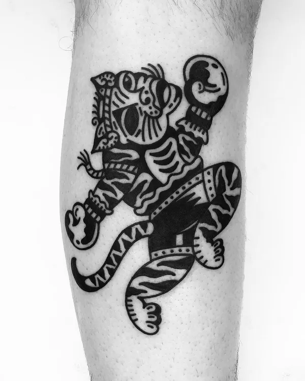 Bold blackwork tattoo by Ebie Tattooer - piece 18