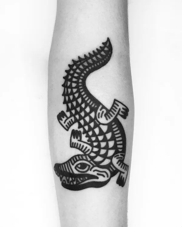 Bold blackwork tattoo by Ebie Tattooer - piece 13