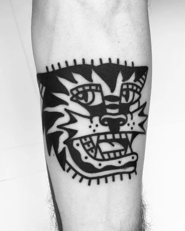 Bold blackwork tattoo by Ebie Tattooer - piece 11